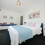 Perla * זאדאר