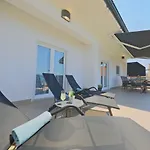 Perla Holiday home *